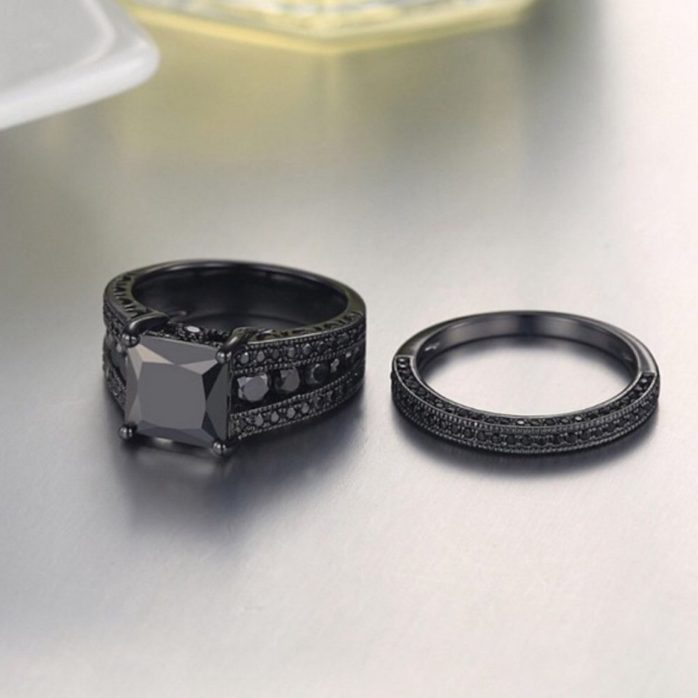 NEW Black Gray Gothic Engagement Ring Set - Picture 7 of 9